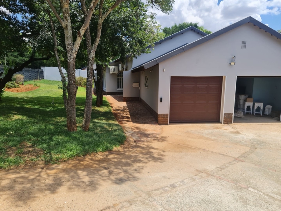 4 Bedroom Property for Sale in Protea Park North West